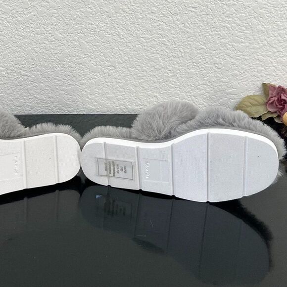 Dolce Vita Gray Fuzzy Slippers Size 6 - Picture 5 of 7
